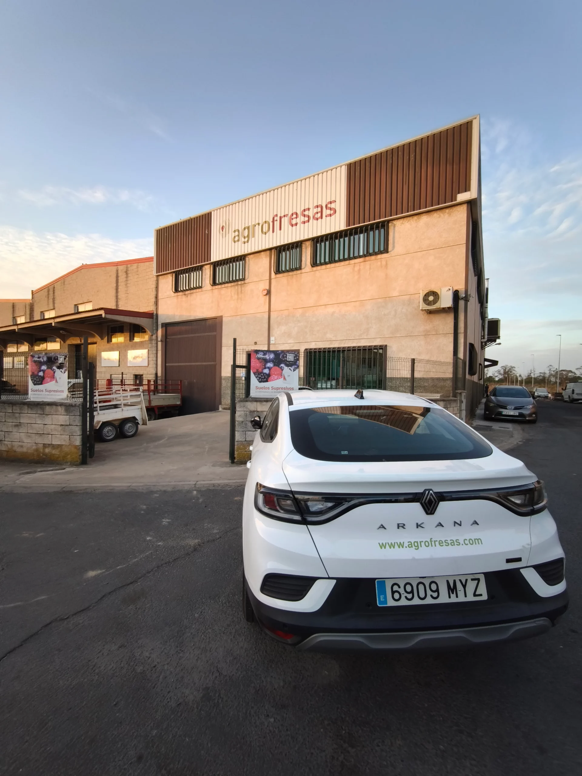 Oficina Agrofresas Moguer, Huelva.