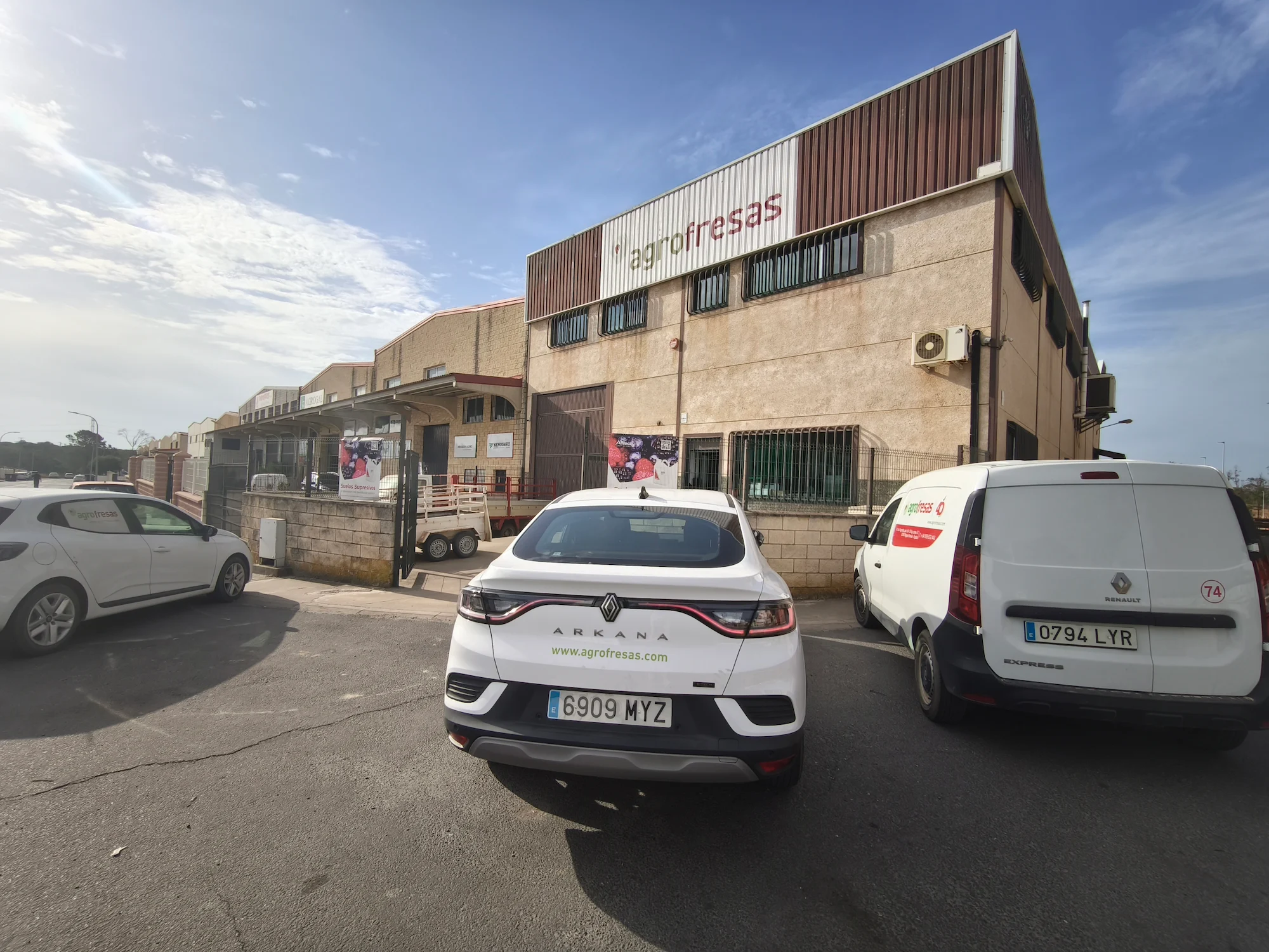 Oficina Agrofresas Moguer, Huelva.
